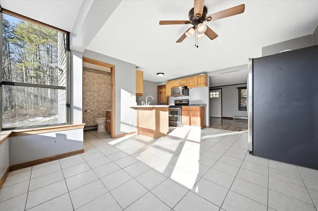 $260,000 | 24 Etta Lane, Unit 3, Weare, NH 03281