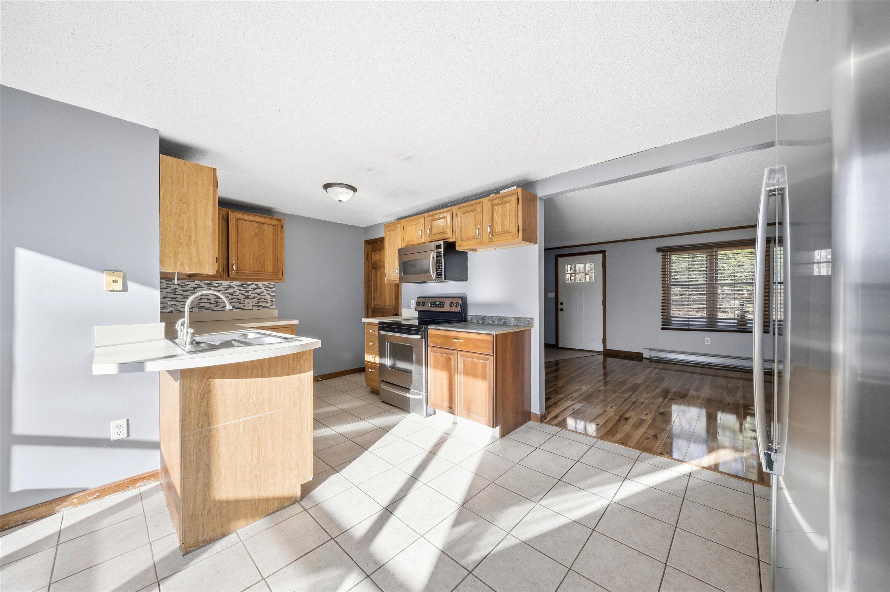 24 Etta Lane, Unit 3 Weare, NH 03281 - Photo 10 of 25