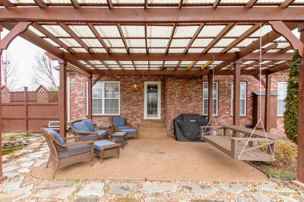 605 Lee Road Lebanon, TN 37087 - Photo 27 of 30 a living room with furniture