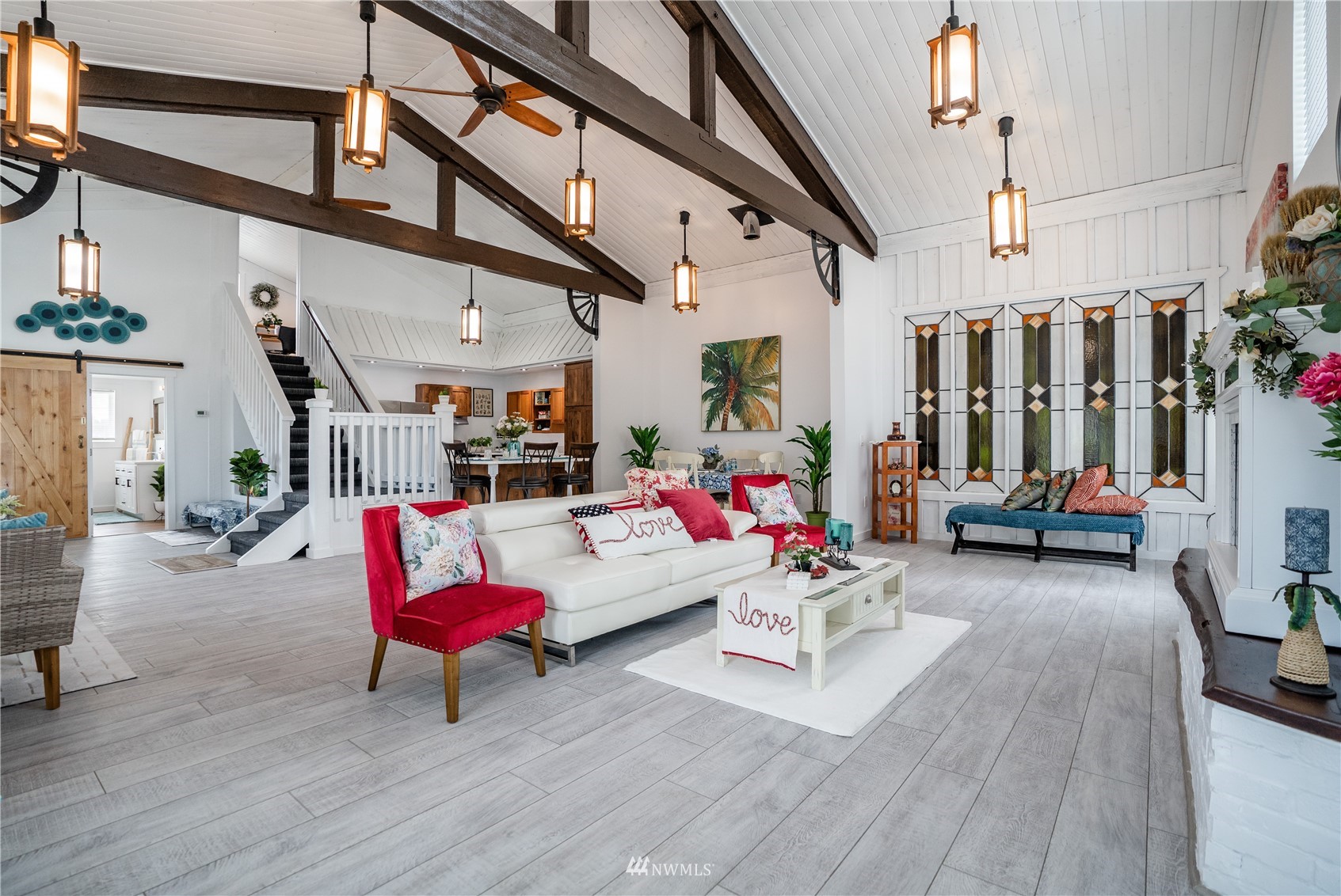 3114 Jackson Highway Chehalis, WA 98532 - Photo 13 of 40 a living room with furniture