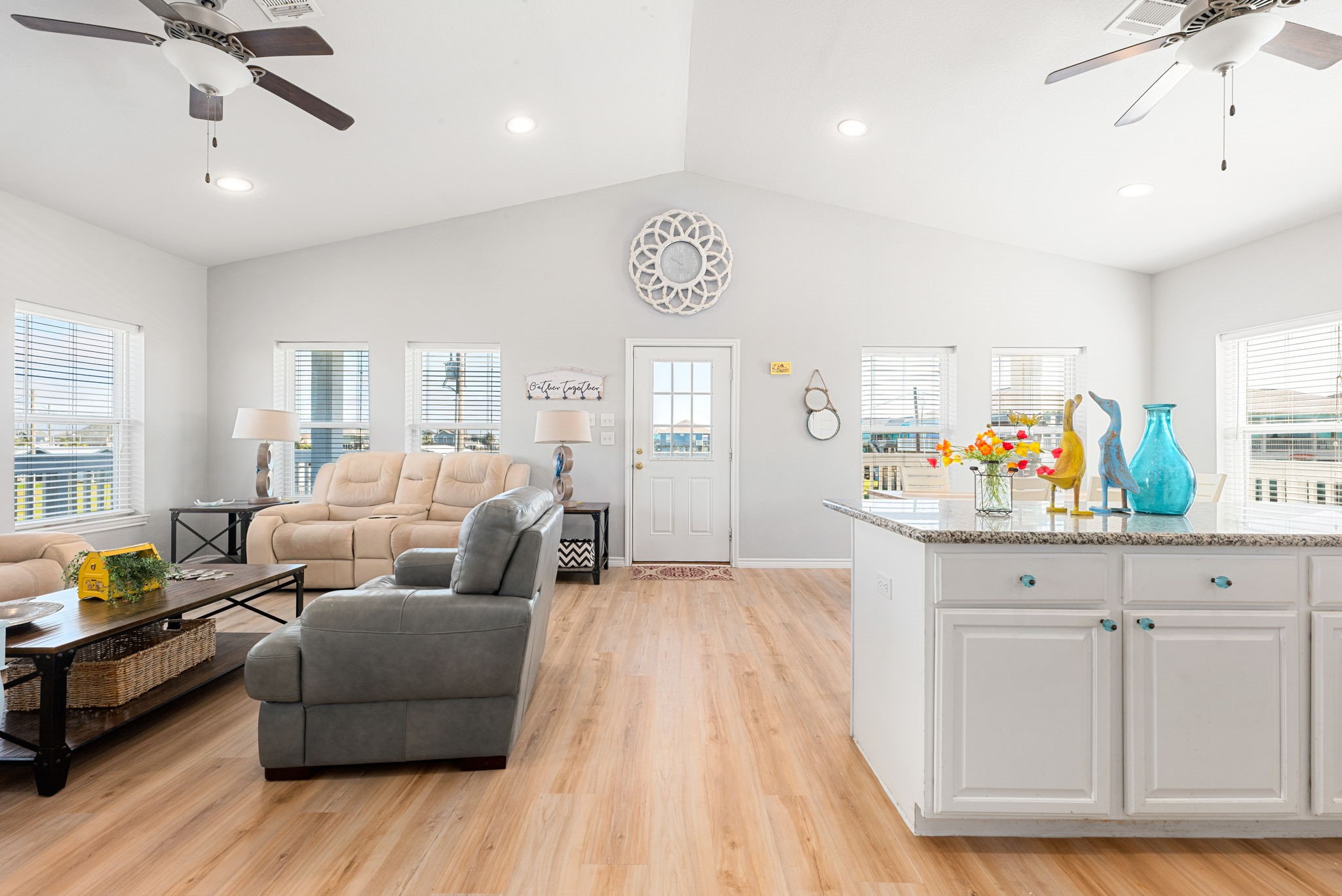 847 South Tinkle Lane Crystal Beach, TX 77650 - Photo 9 of 28