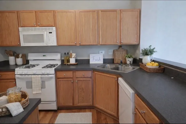 $215,000 | 596 Foxridge Drive, Fox Lake, IL 60020