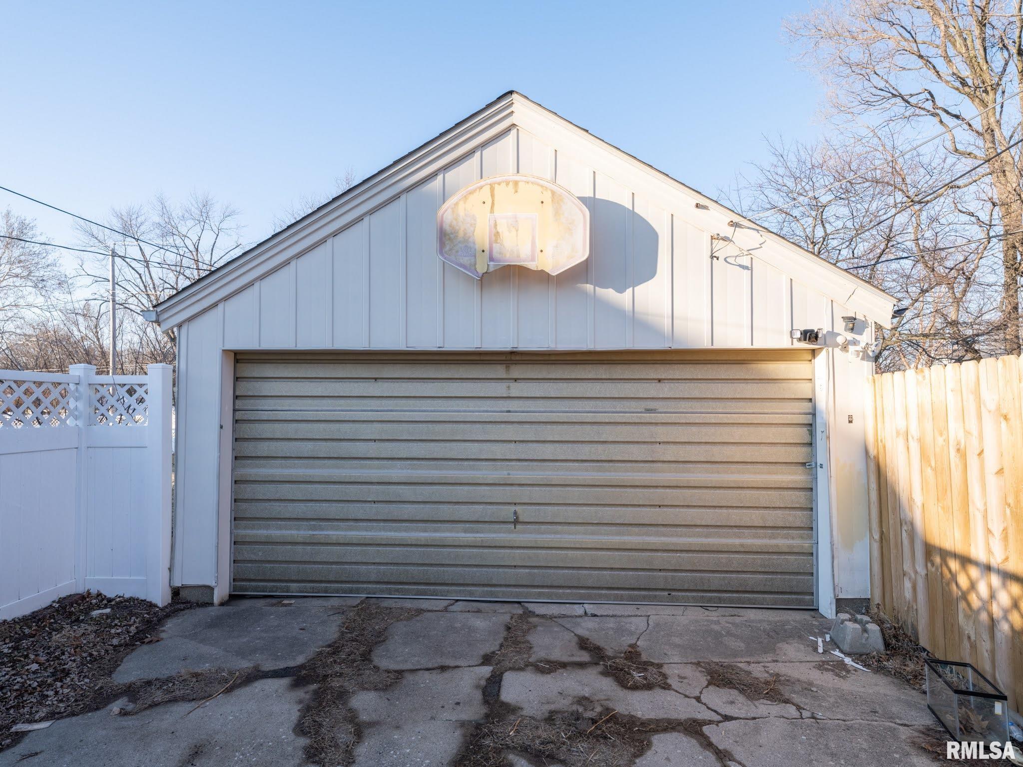 1005 West Ridge Road Peoria, IL 61614 - Photo 4 of 55 Gallery Image 4