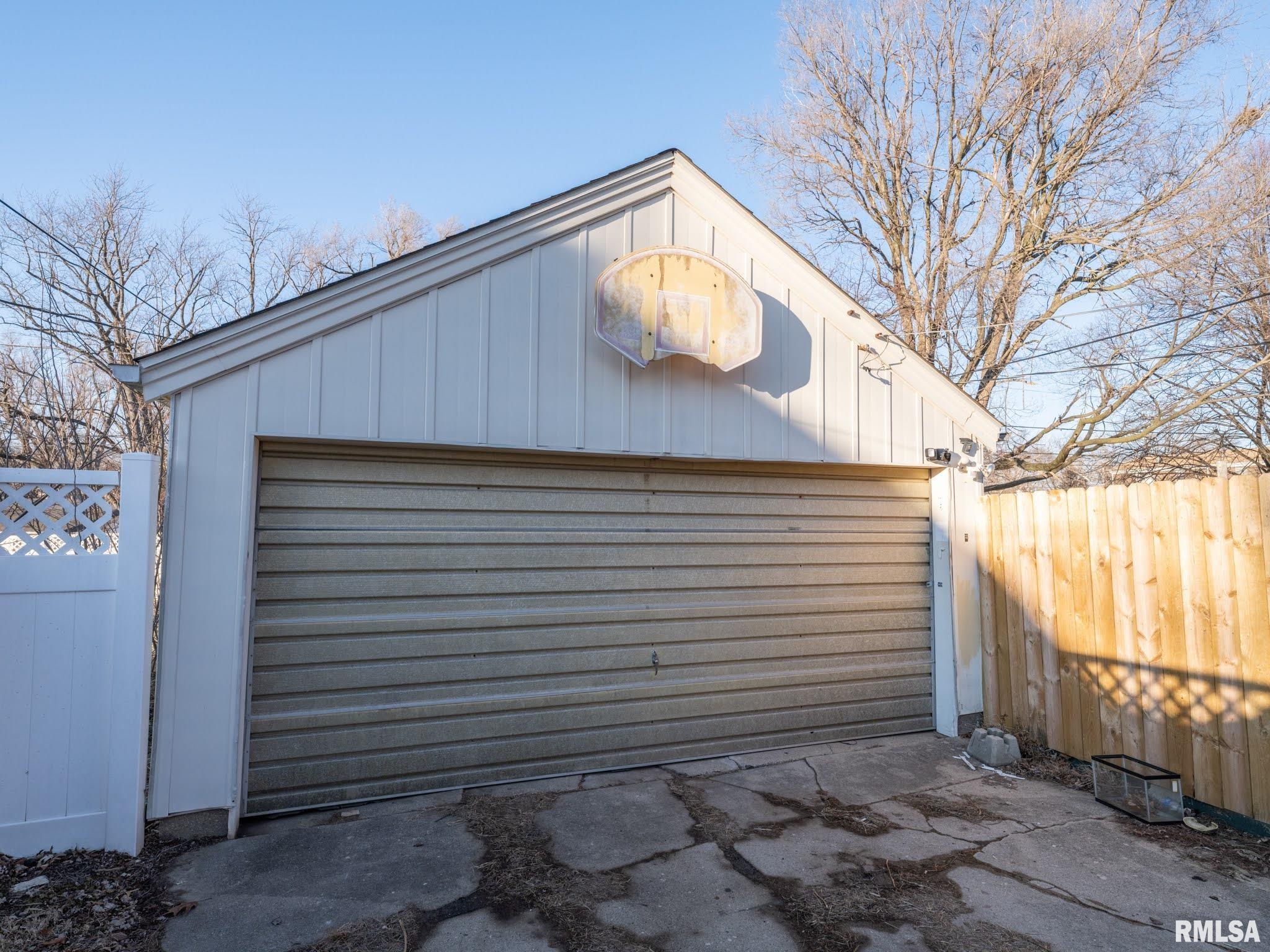 1005 West Ridge Road Peoria, IL 61614 - Photo 5 of 55 Gallery Image 5