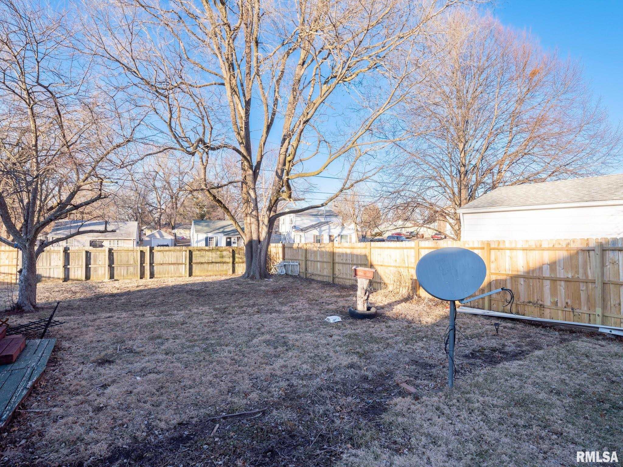 1005 West Ridge Road Peoria, IL 61614 - Photo 6 of 55 Gallery Image 6