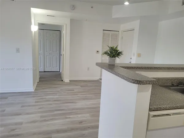$1,900 | 7910 North Nob Hill Road, Unit 105, Tamarac, FL 33321