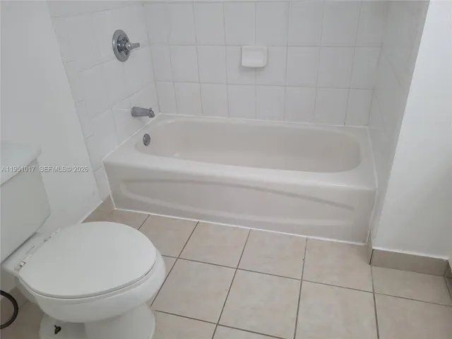 $1,950 | 7910 North Nob Hill Road, Unit 105, Tamarac, FL 33321