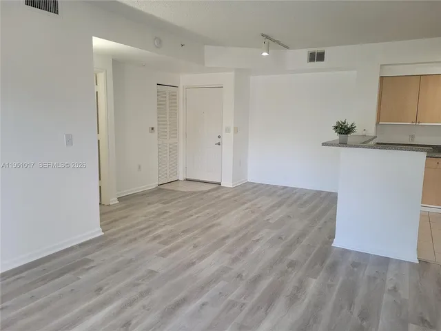 $1,950 | 7910 North Nob Hill Road, Unit 105, Tamarac, FL 33321