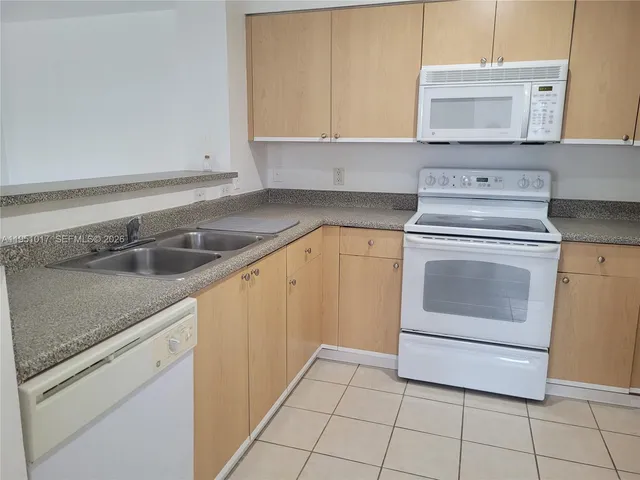 $1,950 | 7910 North Nob Hill Road, Unit 105, Tamarac, FL 33321