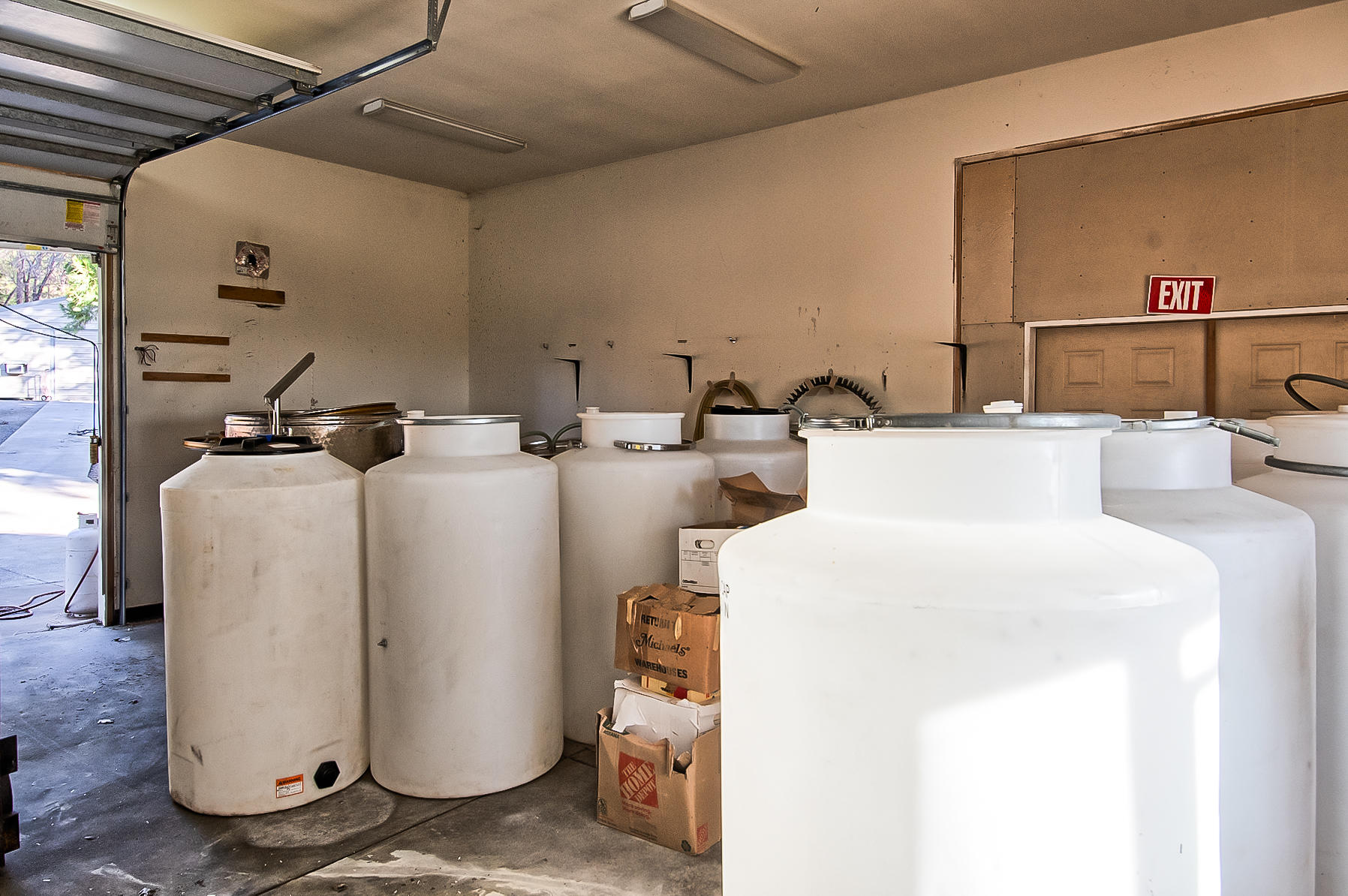 32505 Forwards Ml Road Manton, CA 96059 - Photo 27 of 70 a utility room with dryer and washer