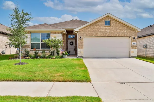$2,400 | 1045 Kirkham Way, Fort Worth, TX 76247