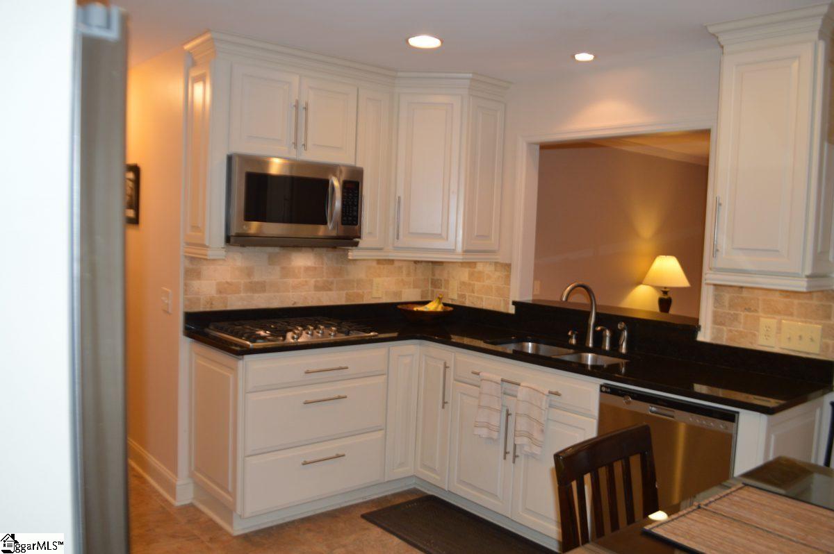 203 Sheffield Road Greer, SC 29651 - Photo 2 of 25