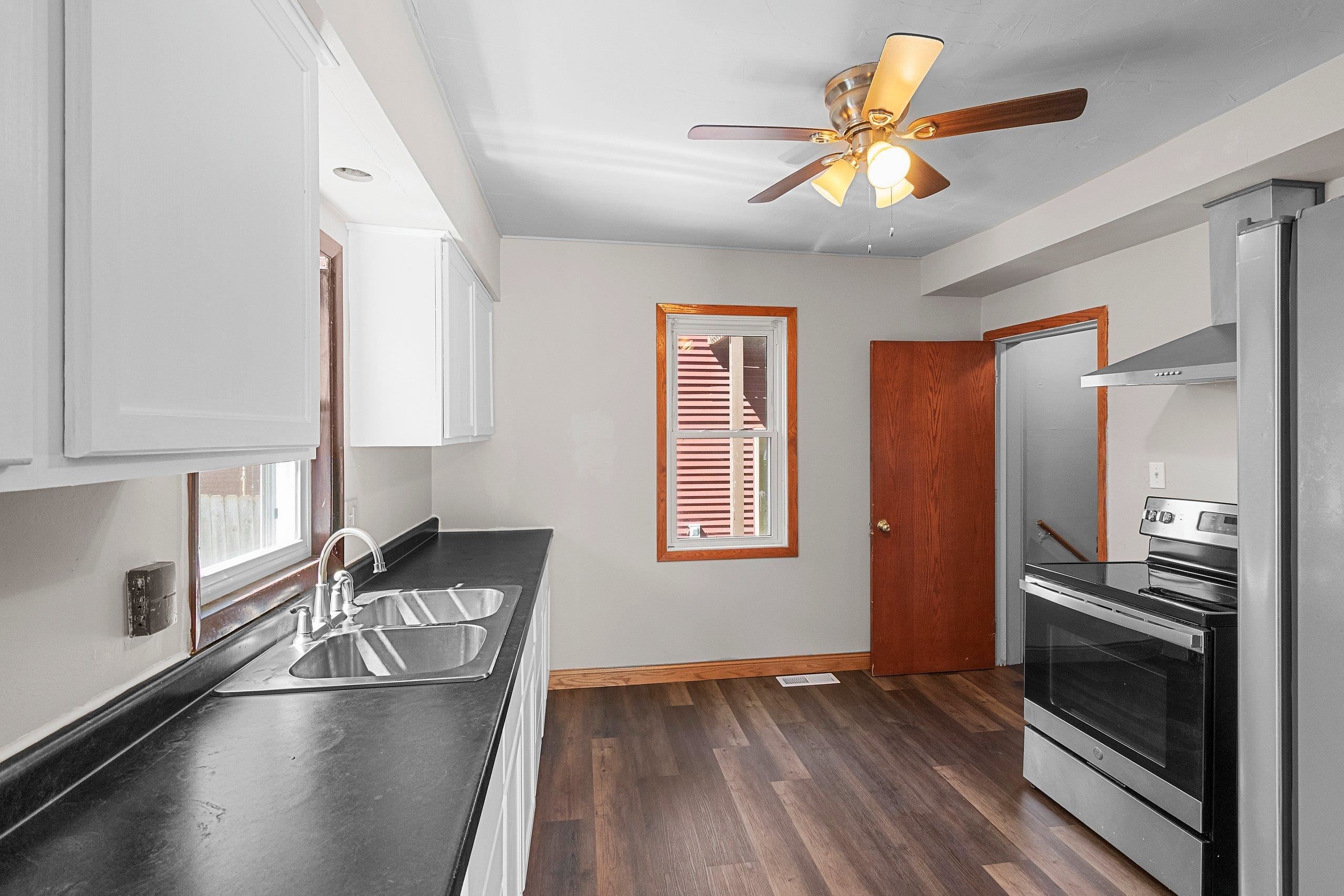 809 North Durkee Street Appleton, WI 54911 - Photo 8 of 31