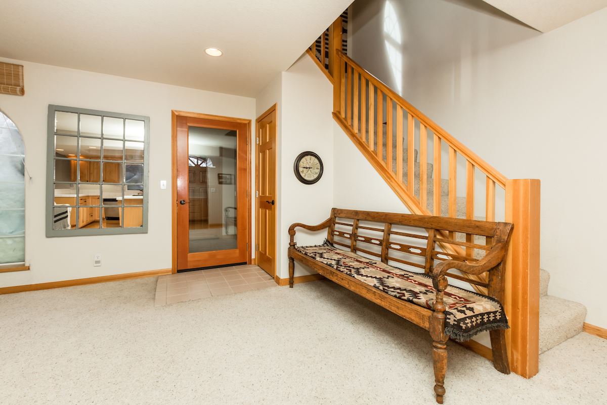 14276 Tyrol Road Truckee, CA 96161 - Photo 13 of 14 Gallery Image 13