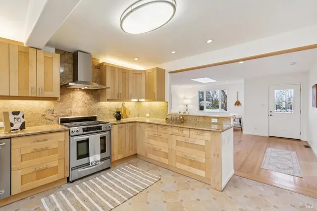 $1,049,950 | 101 Vendola Drive, San Rafael, CA 94903