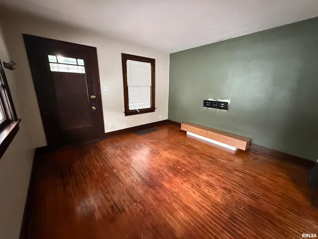 $104,500 | 1021 West Monroe Street, Springfield, IL 62704