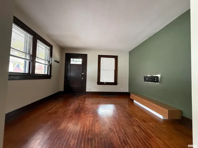 $104,500 | 1021 West Monroe Street, Springfield, IL 62704