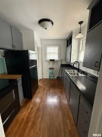 $104,500 | 1021 West Monroe Street, Springfield, IL 62704