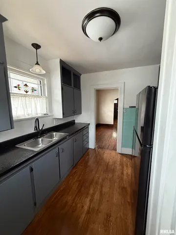 $104,500 | 1021 West Monroe Street, Springfield, IL 62704