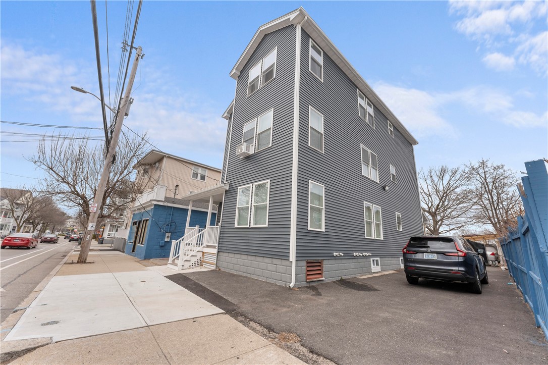 331 Douglas Avenue Providence, RI 02908 - Photo 4 of 23