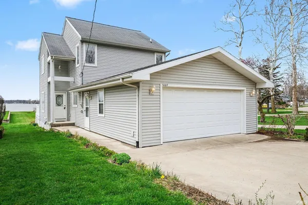 $525,000 | 1007 Chapman Lake Drive, Warsaw, IN 46582