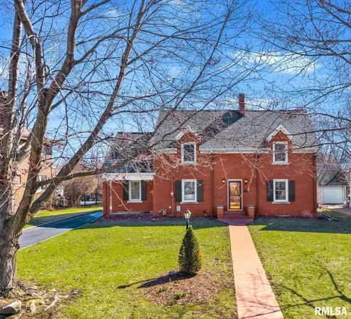 $374,900 | 745 North Academy Street, Galesburg, IL 61401