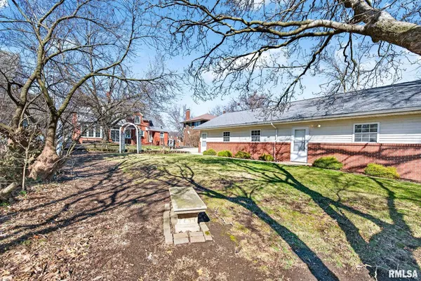 $374,900 | 745 North Academy Street, Galesburg, IL 61401