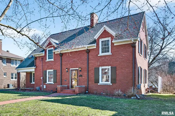 $374,900 | 745 North Academy Street, Galesburg, IL 61401
