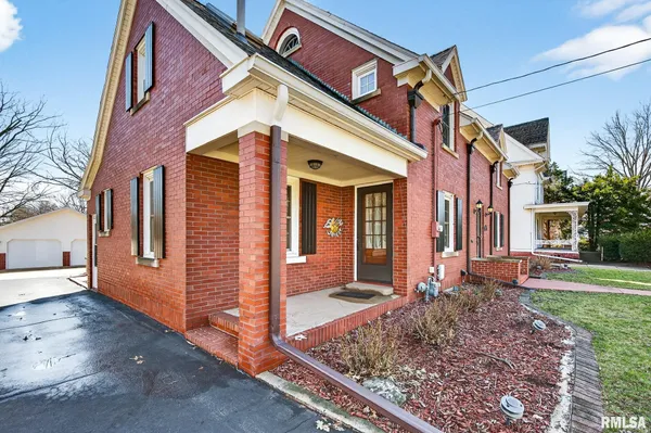 $374,900 | 745 North Academy Street, Galesburg, IL 61401