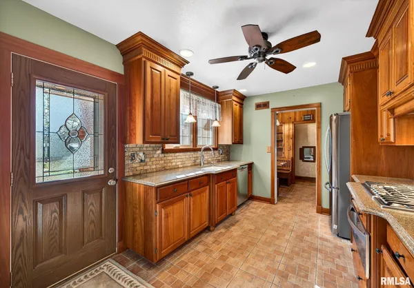 $374,900 | 745 North Academy Street, Galesburg, IL 61401