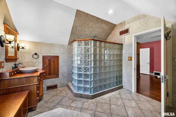 $374,900 | 745 North Academy Street, Galesburg, IL 61401
