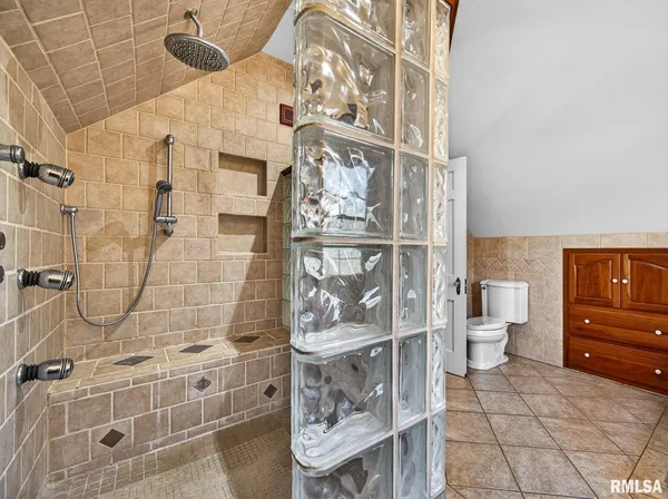 $374,900 | 745 North Academy Street, Galesburg, IL 61401