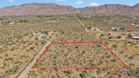 a view of an outdoor space