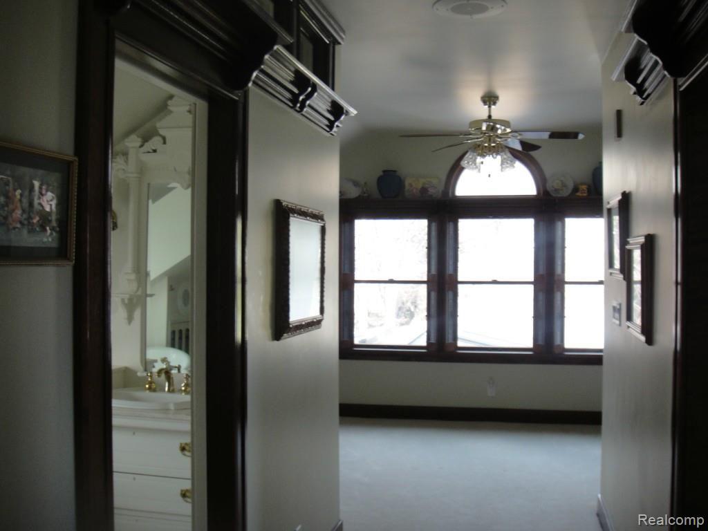 227 Pine Street Rochester, MI 48307 - Photo 11 of 15 DSC01431.jpg