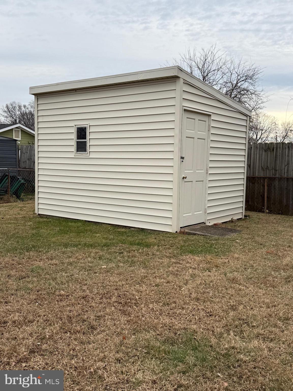 1203 Riggs Court Woodbridge, VA 22191 - Photo 14 of 39 a view of a backyard