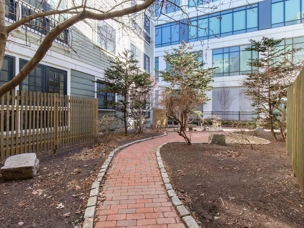 $489,000 | 80 Webster Avenue, Unit 4M, Somerville, MA 02143