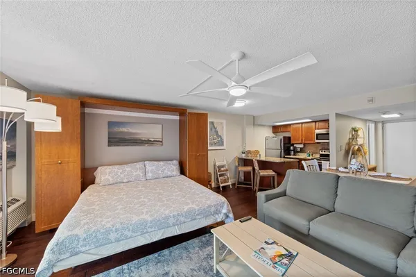 $275,000 | 1 Bluebill Avenue, Unit 402, Naples, FL 34108