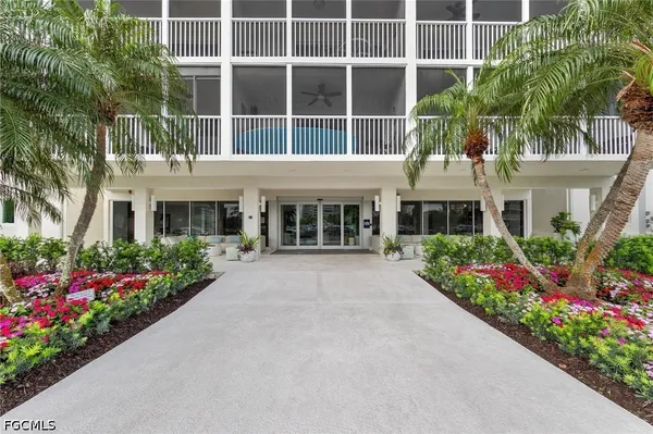 $275,000 | 1 Bluebill Avenue, Unit 402, Naples, FL 34108