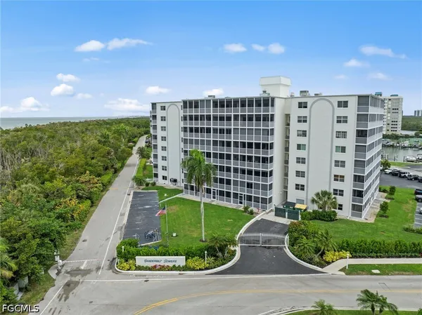 $275,000 | 1 Bluebill Avenue, Unit 402, Naples, FL 34108