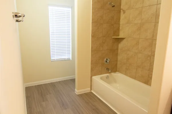 $2,090 | 926 Hidden Cove Court, La Marque, TX 77568