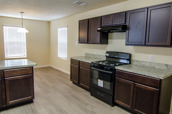 $2,090 | 926 Hidden Cove Court, La Marque, TX 77568