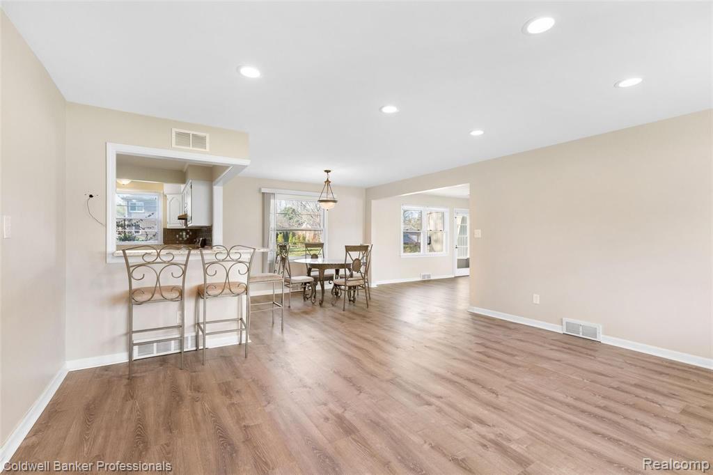 6650 Inkster Road West Bloomfield, MI 48322 - Photo 21 of 38