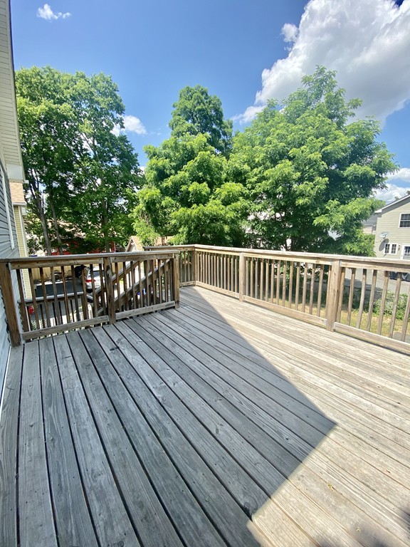 237 Commonwealth Avenue Springfield, MA 01108 - Photo 18 of 24