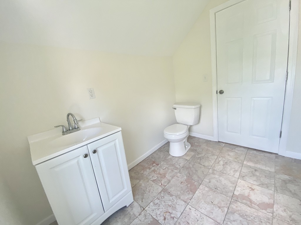 237 Commonwealth Avenue Springfield, MA 01108 - Photo 19 of 24