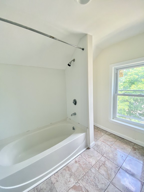 237 Commonwealth Avenue Springfield, MA 01108 - Photo 20 of 24