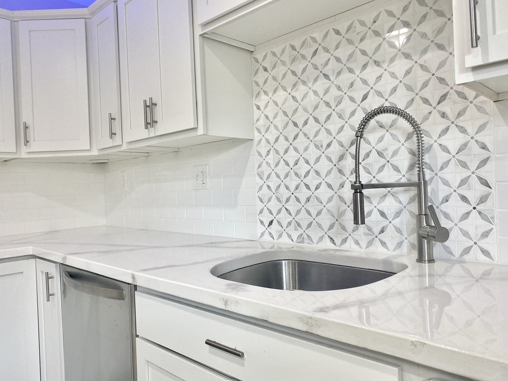 237 Commonwealth Avenue Springfield, MA 01108 - Photo 3 of 24