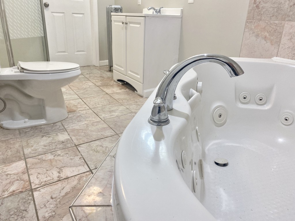 237 Commonwealth Avenue Springfield, MA 01108 - Photo 6 of 24