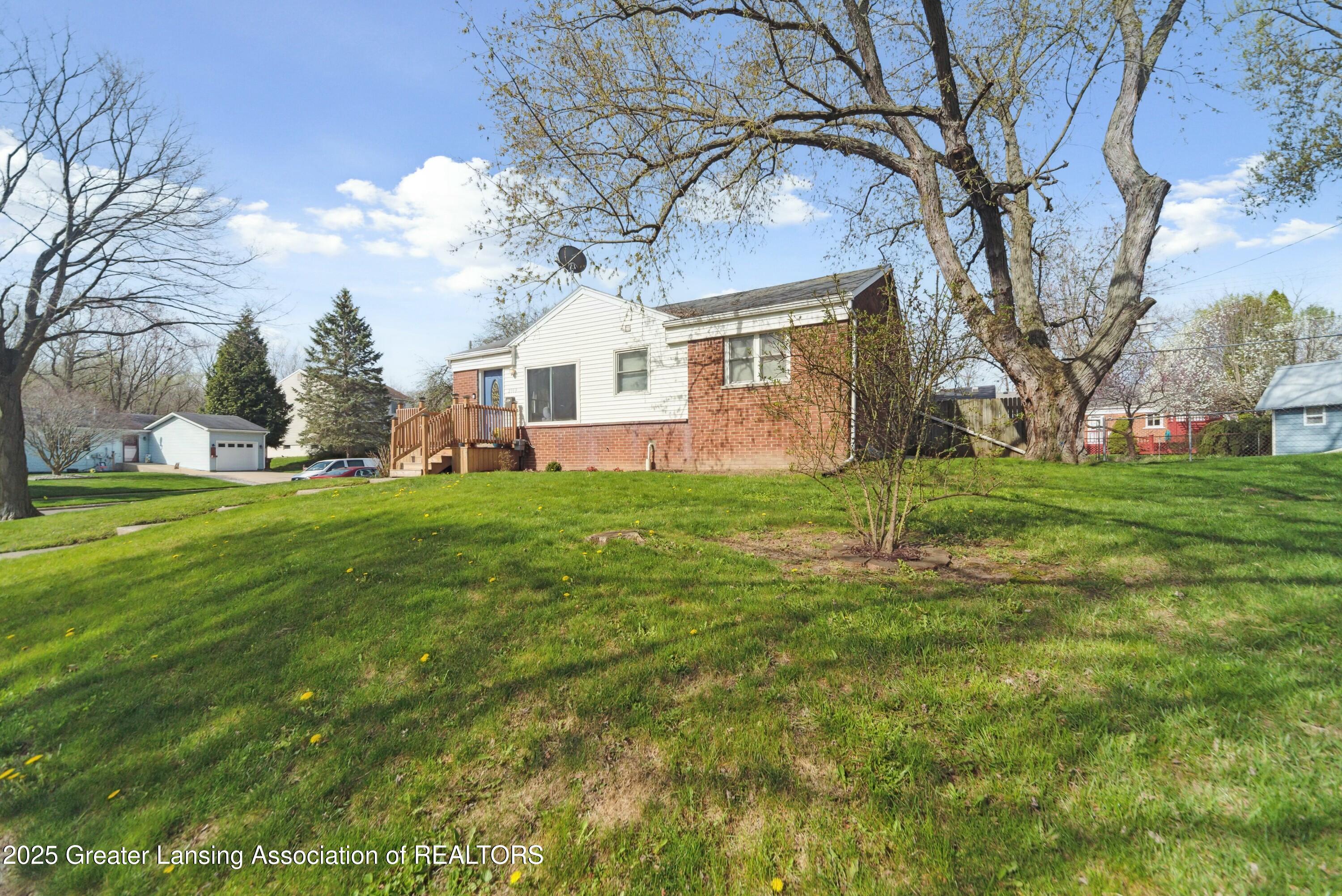 2103 Barstow Road Lansing, MI 48906 - Photo 3 of 35 tempImage840t14