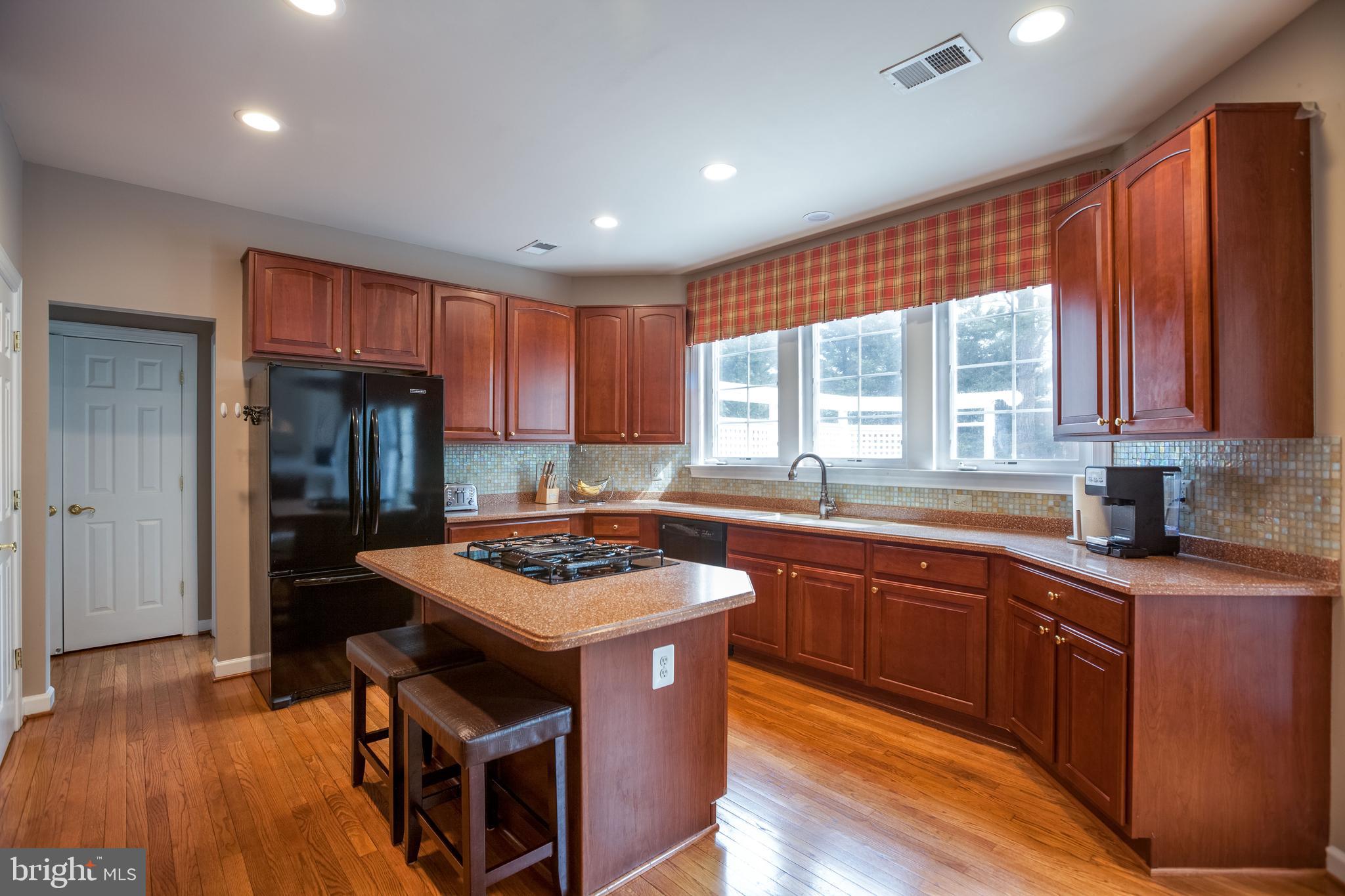 12303 Ox Ridge Road Fairfax, VA 22033 - Photo 20 of 60