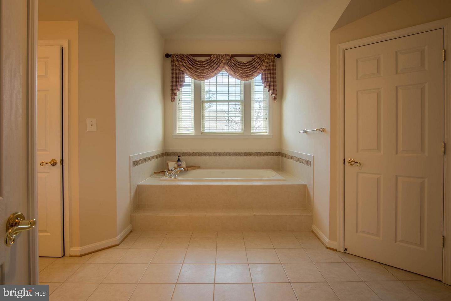 12303 Ox Ridge Road Fairfax, VA 22033 - Photo 31 of 60